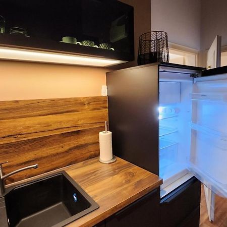 Das Ferienapartment Alexandrine Direkt Am Pfaffenteich Mit Eigenem Parkplatz Schwerin  Esterno foto