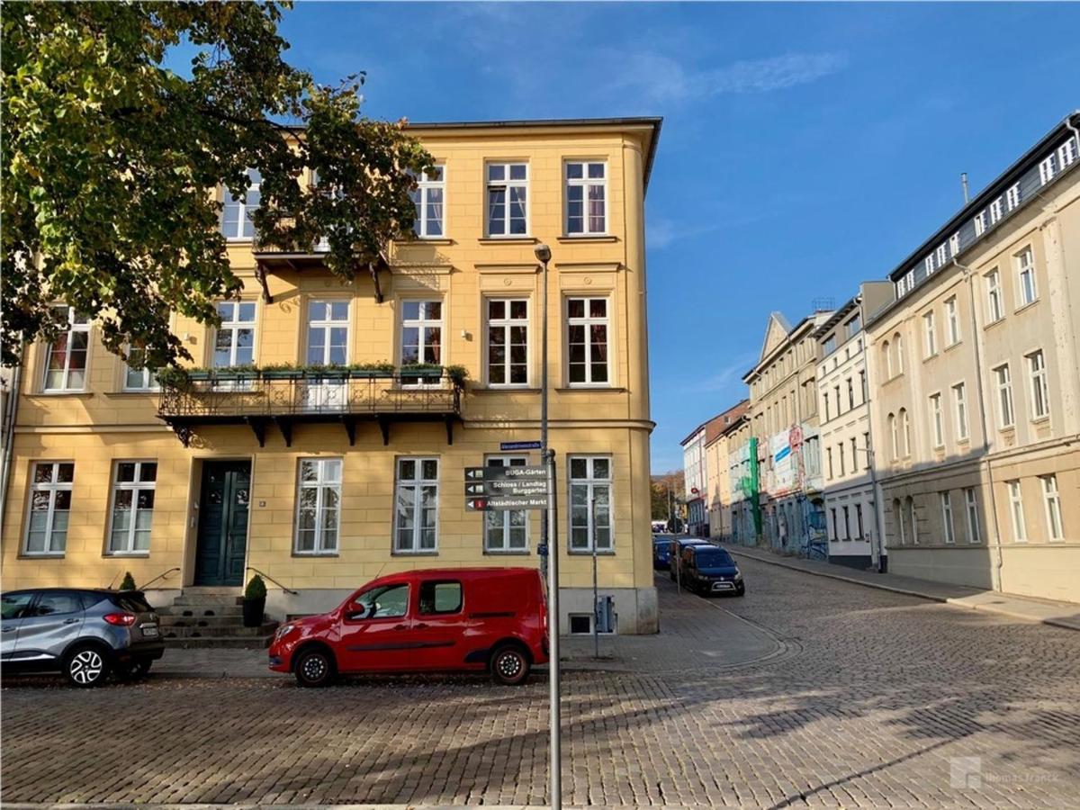 Das Ferienapartment Alexandrine Direkt Am Pfaffenteich Mit Eigenem Parkplatz Schwerin  Esterno foto