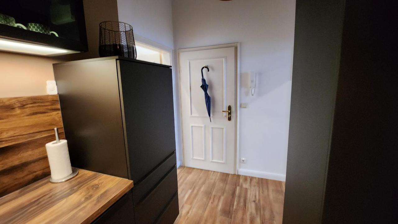 Das Ferienapartment Alexandrine Direkt Am Pfaffenteich Mit Eigenem Parkplatz Schwerin  Esterno foto