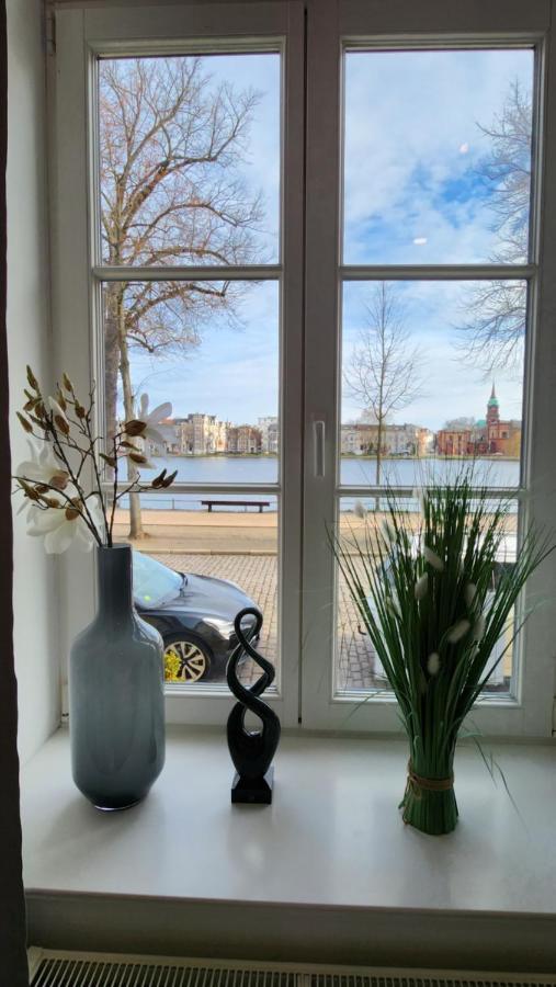 Das Ferienapartment Alexandrine Direkt Am Pfaffenteich Mit Eigenem Parkplatz Schwerin  Esterno foto